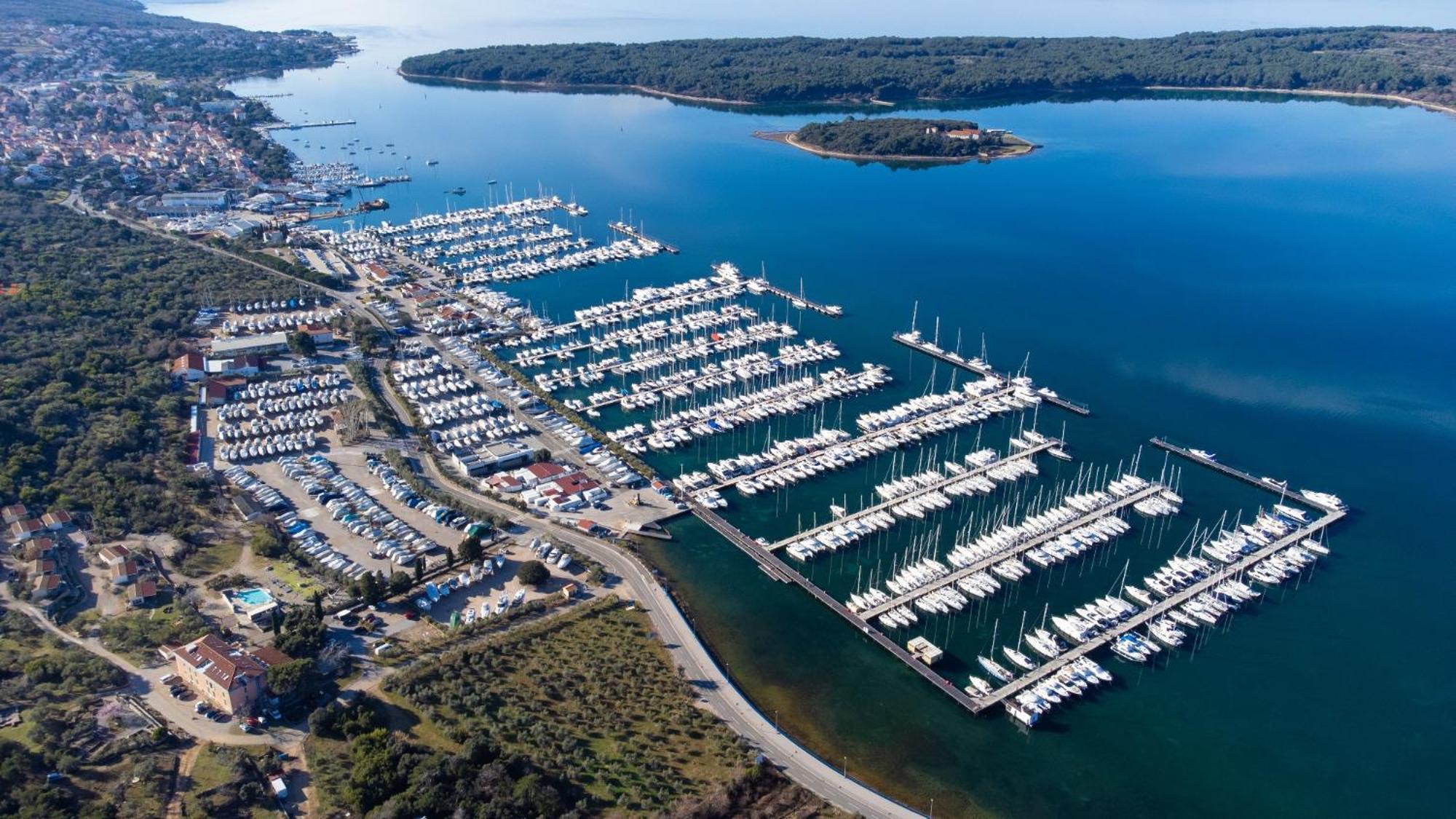Apartments Lina Vrh  Εξωτερικό φωτογραφία