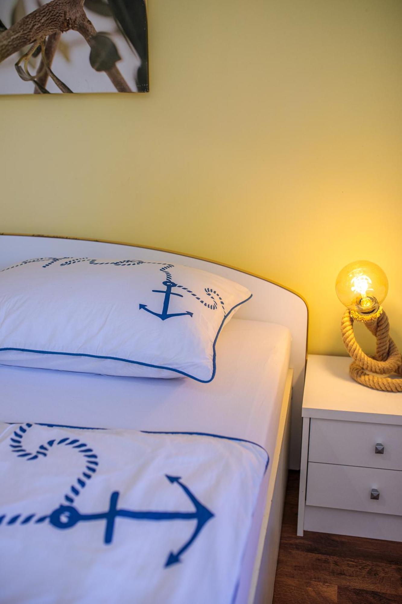 Apartments Lina Vrh  Εξωτερικό φωτογραφία