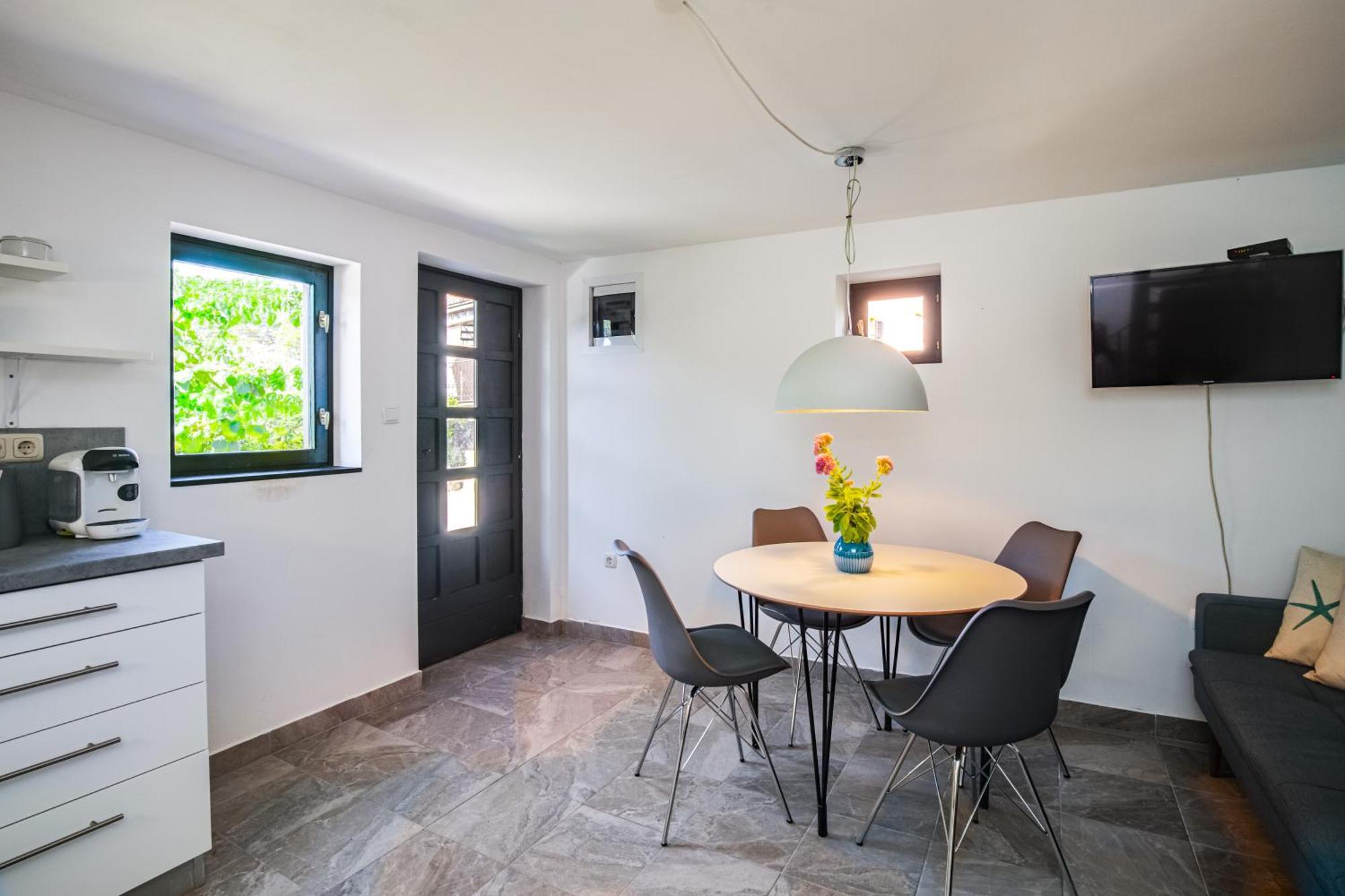 Apartments Lina Vrh  Εξωτερικό φωτογραφία