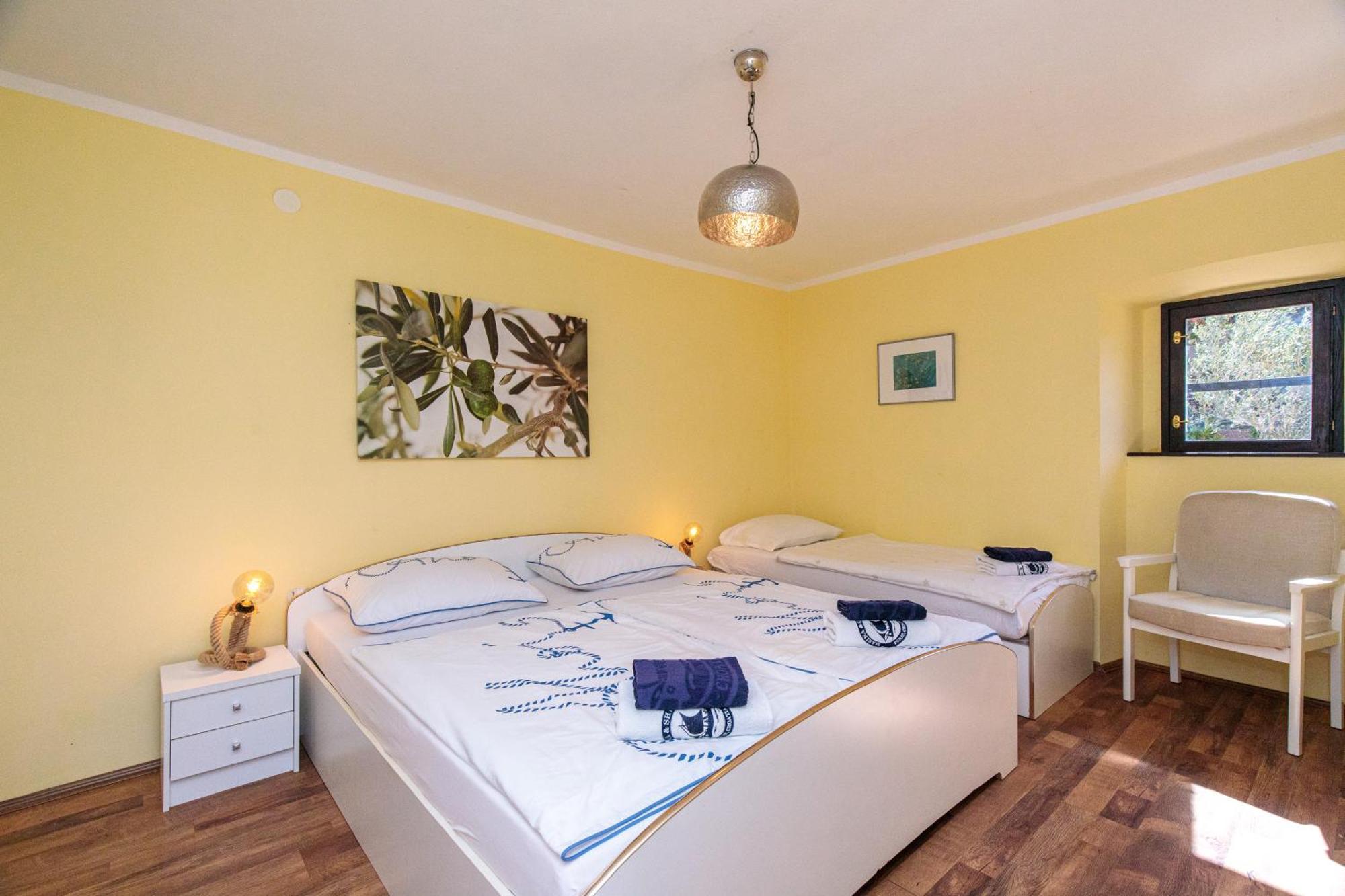 Apartments Lina Vrh  Εξωτερικό φωτογραφία