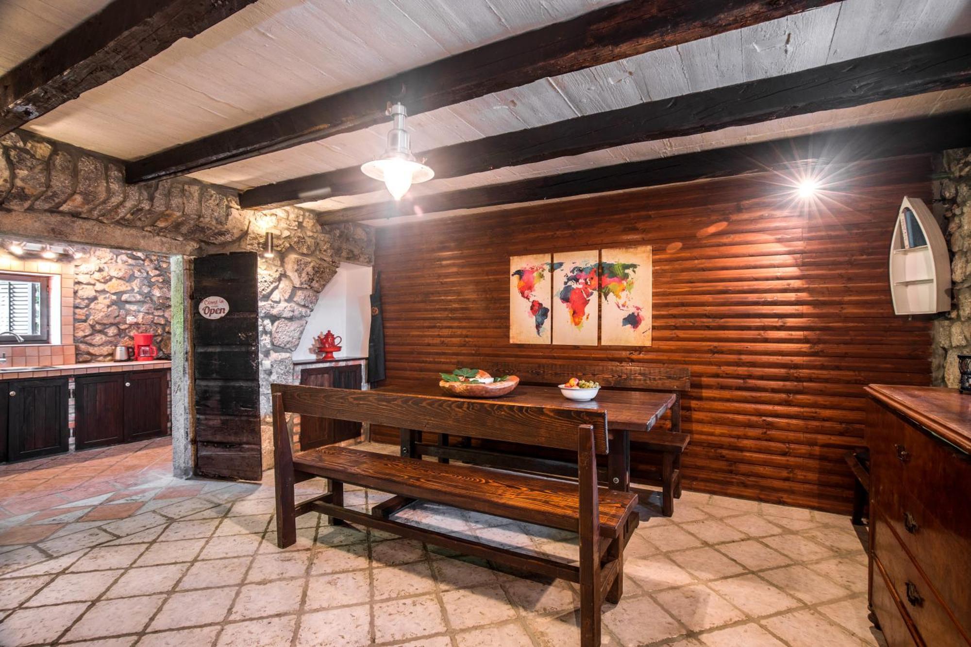 Apartments Lina Vrh  Εξωτερικό φωτογραφία
